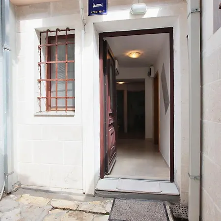 Stone House Apartment