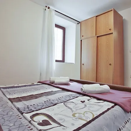 Stone House Apartment *
